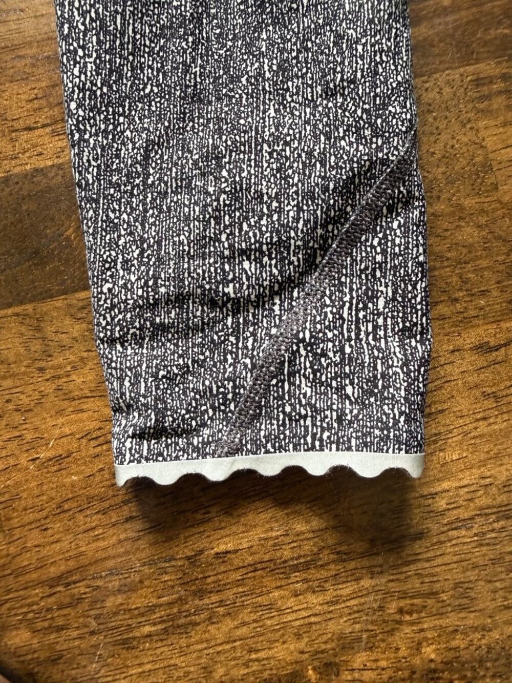 Lululemon Tight Stuff II Activewear Leggings Black White Running Athletic Salt 8 - Picture 6 of 7